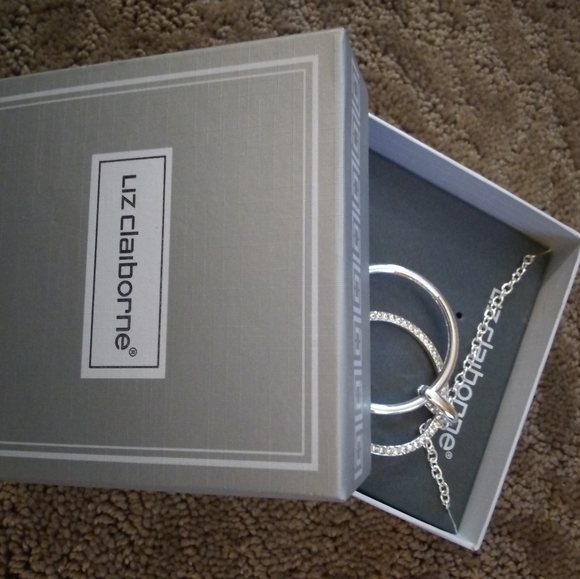 Liz Claiborne necklace - Picture 3 of 4